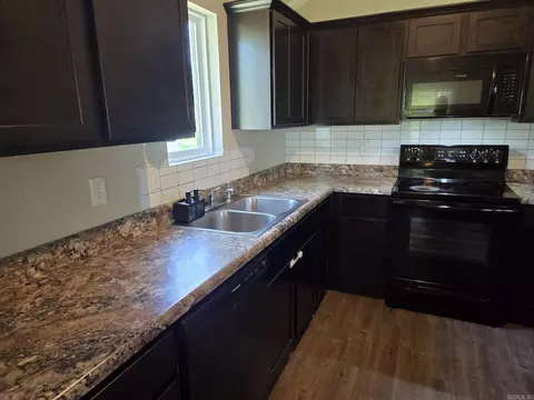 Kitchen - 108 James Dr, Beebe, AR 72012 photo 3 of 6