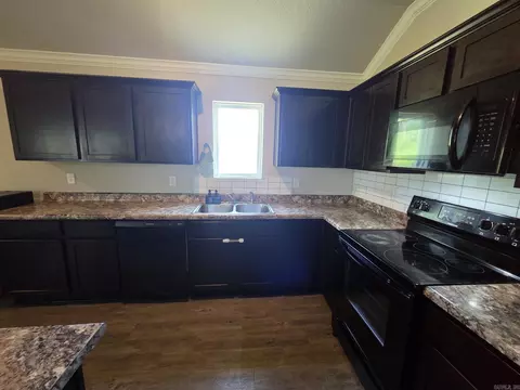 Kitchen - 108 James Dr, Beebe, AR 72012 photo 5 of 6
