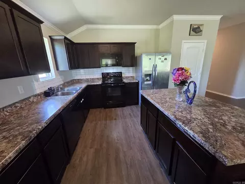 Kitchen - 108 James Dr, Beebe, AR 72012 photo 6 of 6