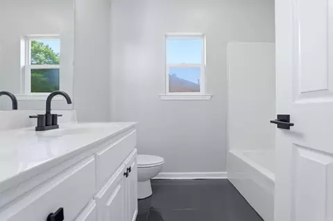 Bath - 1009 Katy Ln, Alexander, AR 72002 photo 5 of 5
