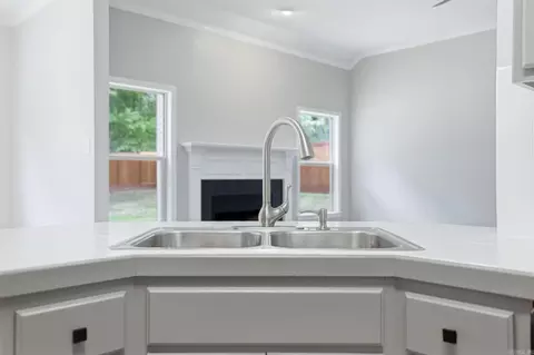 Kitchen - 1009 Katy Ln, Alexander, AR 72002 photo 4 of 4