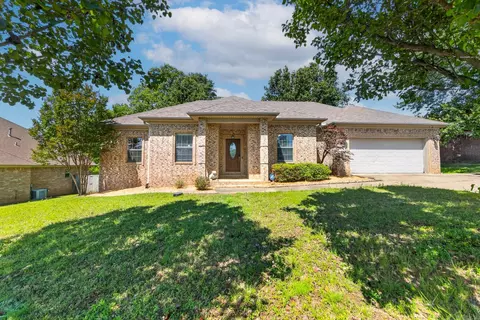 14 Jonathon Cv, Cabot, AR 72023