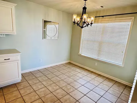 Dining - 4013 Evergreen Dr, Benton, AR 72015 photo 2 of 2