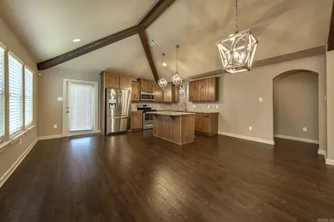 Living - 1335 Bobali Gdns, Conway, AR 72034 photo 4 of 7