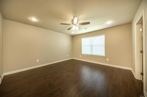 Living - 1335 Bobali Gdns, Conway, AR 72034 photo 6 of 7