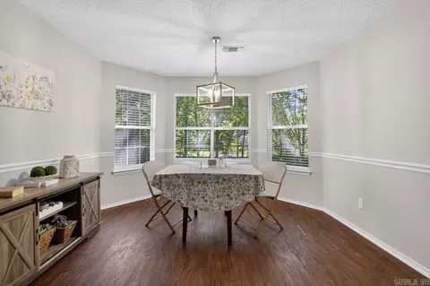 Dining - 1712 Eagle Point Way, Benton, AR 72015 photo 2 of 2
