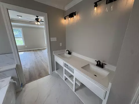 Bath - 20 Ledrick Cir, Mayflower, AR 72106 photo 2 of 5