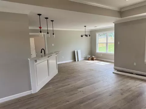 Living - 20 Ledrick Cir, Mayflower, AR 72106 photo 3 of 3