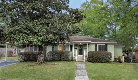 1223 Pine Valley Rd, Little Rock, AR 72207