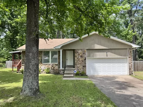 104 Foxdell Cir, Jacksonville, AR 72076