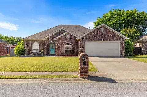 2421 Toccata Ln, Cabot, AR 72023