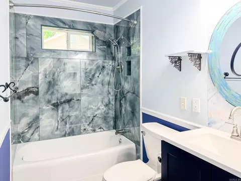 Bath - 1504 Texas St, Malvern, AR 72104 photo 1 of 4