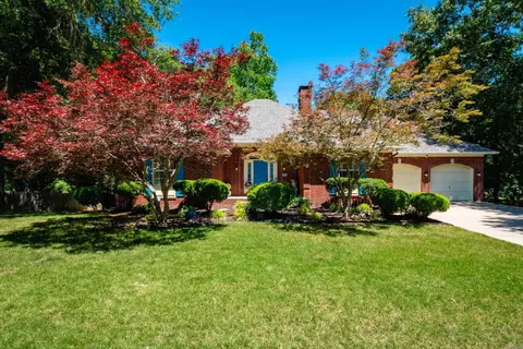 204 Fair Oaks Dr, Bryant, AR 72022
