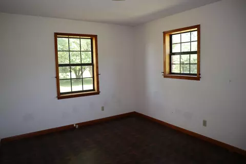 Bedroom - 3863 Browns Chapel Rd, Viola, AR 72583 photo 2 of 4