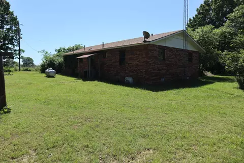 Exterior - 3863 Browns Chapel Rd, Viola, AR 72583 photo 2 of 12