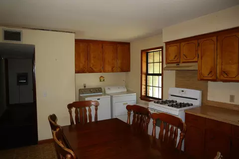 Kitchen - 3863 Browns Chapel Rd, Viola, AR 72583 photo 2 of 2