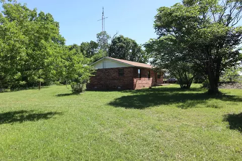 Exterior - 3863 Browns Chapel Rd, Viola, AR 72583 photo 3 of 12