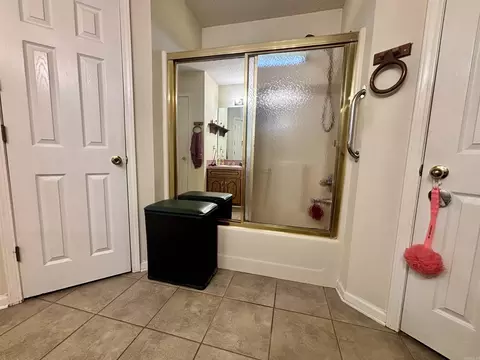 Bath - 122 Jamie Ln, Beebe, AR 72012 photo 3 of 5