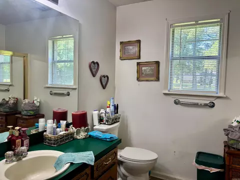 Bath - 122 Jamie Ln, Beebe, AR 72012 photo 5 of 5