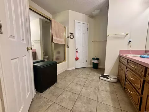 Bath - 122 Jamie Ln, Beebe, AR 72012 photo 2 of 5