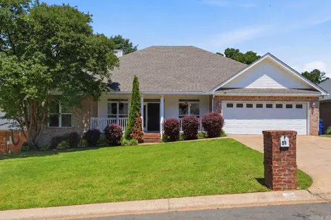 51 Ouachita Dr, Maumelle, AR 72113