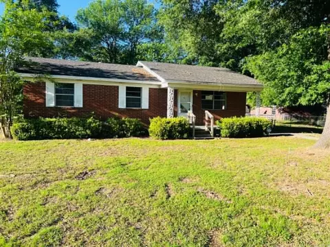 907 Fisher St, Beebe, AR 72012