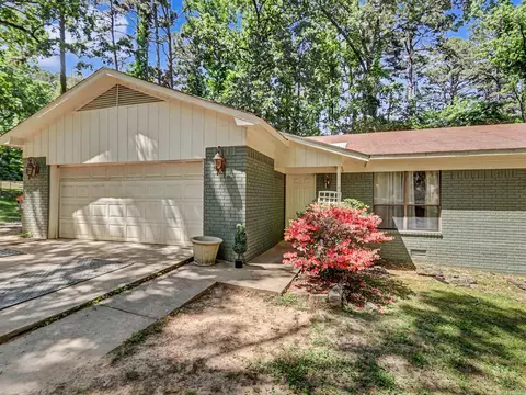 803 Ridgewood Dr, Russellville, AR 72801