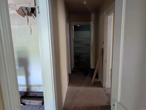Entry Way - 1500 W 17th Ave, Pine Bluff, AR 71603 photo 3 of 6
