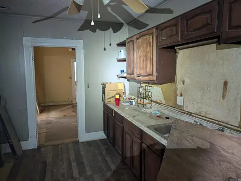 Entry Way - 1500 W 17th Ave, Pine Bluff, AR 71603 photo 5 of 6