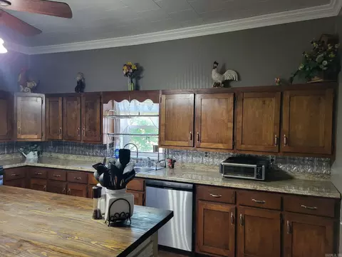 Kitchen - 1050 County Road 481, Rector, AR 72461 photo 4 of 4