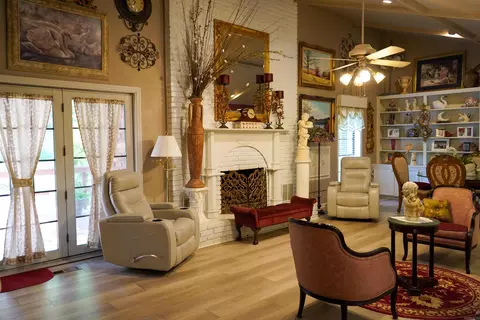 Living - 8901 Dawn Dr, Mabelvale, AR 72103 photo 2 of 2