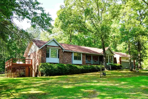 8901 Dawn Dr, Mabelvale, AR 72103