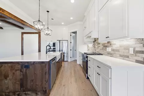 Kitchen - 75 Daly Dr, Cabot, AR 72023 photo 4 of 7