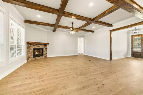 Living - 75 Daly Dr, Cabot, AR 72023 photo 3 of 4