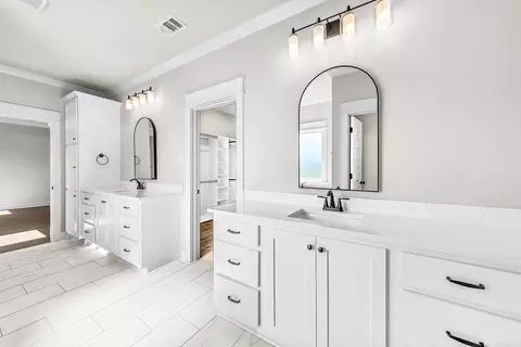 Bath - 75 Daly Dr, Cabot, AR 72023 photo 1 of 7
