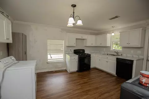320 S Border, Benton, AR 72015 photo 5