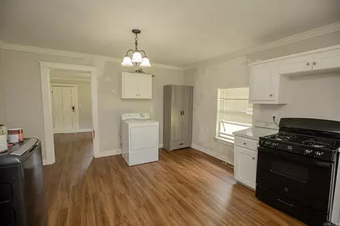 Entry Way - 320 S Border, Benton, AR 72015 photo 1 of 1