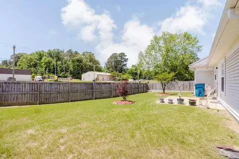 Exterior - 605 Surrey Ln, Benton, AR 72015 photo 4 of 9
