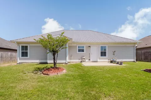 Exterior - 605 Surrey Ln, Benton, AR 72015 photo 6 of 9