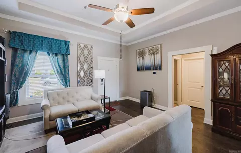 Entry Way - 605 Surrey Ln, Benton, AR 72015 photo 2 of 3