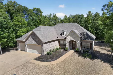 15 Tranquilo Ln, Hot Springs Village, AR 71909