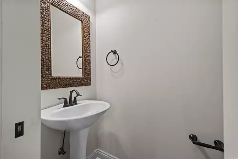 Bath - 409 Cobblestone Dr, Cabot, AR 72023 photo 1 of 6