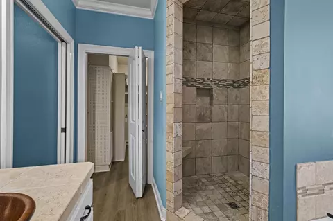 Bath - 409 Cobblestone Dr, Cabot, AR 72023 photo 5 of 6