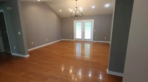 Living - 137 Sharp St, Melbourne, AR 72556 photo 1 of 4