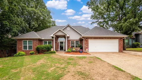 27 Winona Dr, Maumelle, AR 72113