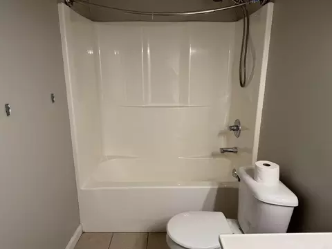Bath - 1445 Pine Dr, Haskell, AR 72015 photo 4 of 4