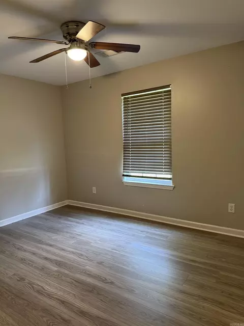 Bedroom - 1445 Pine Dr, Haskell, AR 72015 photo 3 of 4