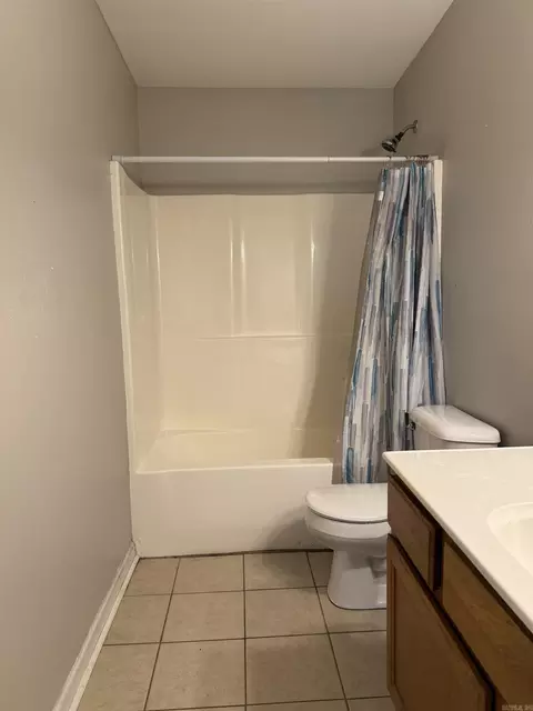 Bath - 1445 Pine Dr, Haskell, AR 72015 photo 1 of 4