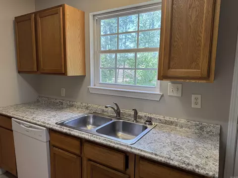 Kitchen - 1445 Pine Dr, Haskell, AR 72015 photo 4 of 4