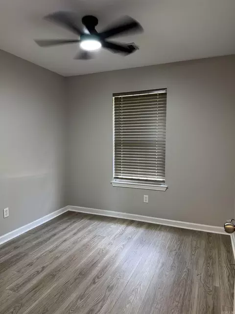Bedroom - 1445 Pine Dr, Haskell, AR 72015 photo 2 of 4